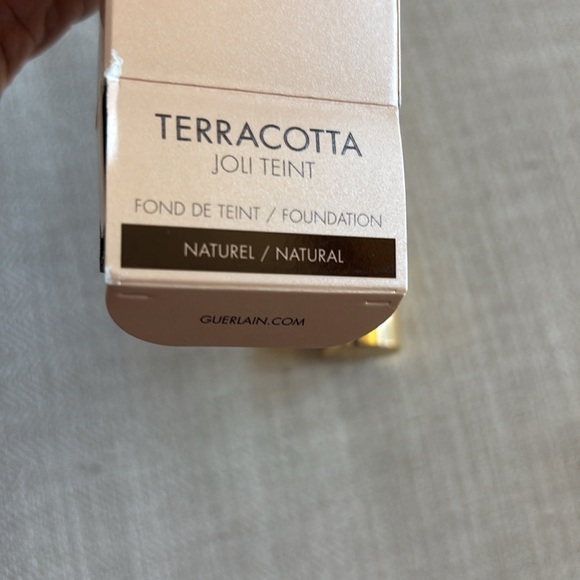 Guerlain Terracotta Joli Teint Beautifying Foundation SPF 20 -# Natural 30ml/1oz - Picture 4 of 5